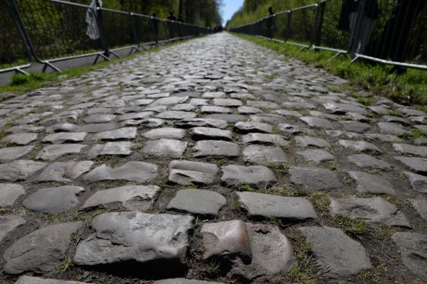 Cobblestone Installation in Newport Beach